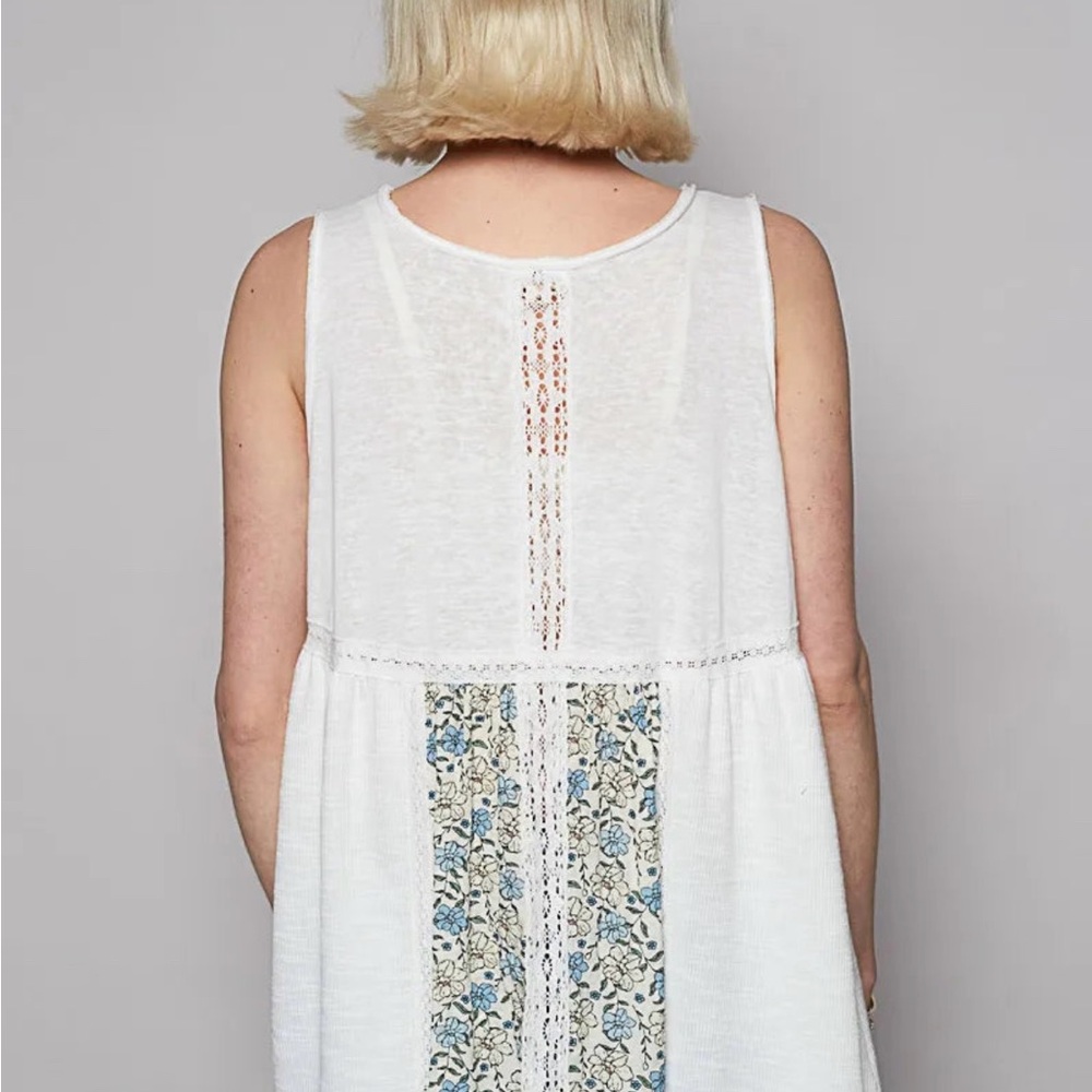 POL V Neck Sleeveless Tank Top with Lace Detail NEW - Picture 2 of 7